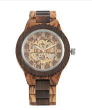 Carregar imagem no visualizador da galeria, Relógio de Madeira Romano Automático