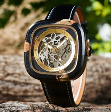 Carregar imagem no visualizador da galeria, Relógio de Madeira Resina Quadrado