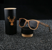 Carregar imagem no visualizador da galeria, Óculos de Madeira Arte Design