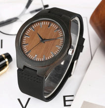 Carregar imagem no visualizador da galeria, Relógio de Madeira Black 3