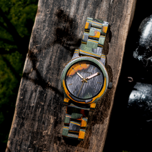 Carregar imagem no visualizador da galeria, Relógio de Madeira Metroid