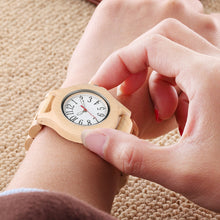 Carregar imagem no visualizador da galeria, Relógio de Madeira Feminino