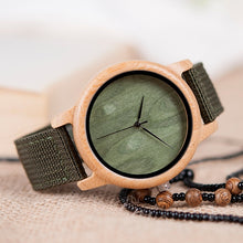 Carregar imagem no visualizador da galeria, Relógio de Madeira Verde