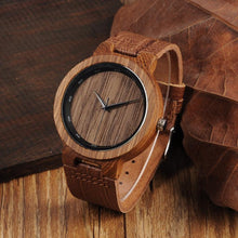 Carregar imagem no visualizador da galeria, Relógio de madeira masculino grão couro - Wood Love