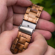 Carregar imagem no visualizador da galeria, Relógio de Madeira Limon