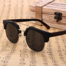 Carregar imagem no visualizador da galeria, Óculos de Madeira Lua