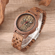 Carregar imagem no visualizador da galeria, Relógio de Madeira Skull 2