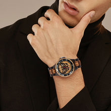 Carregar imagem no visualizador da galeria, Relógio de Madeira Borboleta Silueta