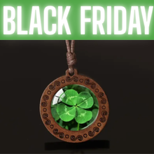 Carregar imagem no visualizador da galeria, Colar de Madeira Trevo
