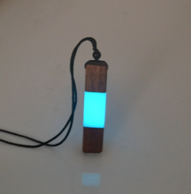 Carregar imagem no visualizador da galeria, Colar Neon
