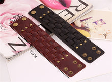 Carregar imagem no visualizador da galeria, Bracelet de Couro Fashion
